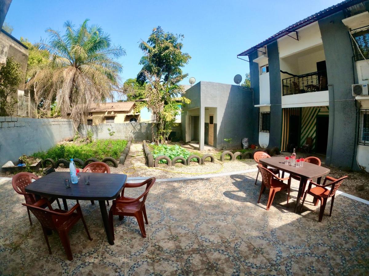 Ferienwohnung Ker Adja Ziguinchor Exterior foto
