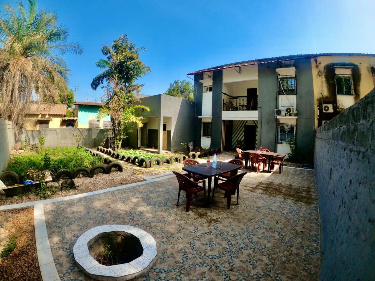 Ferienwohnung Ker Adja Ziguinchor Exterior foto
